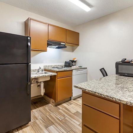 Mainstay Suites Dubuque At Hwy 20 Exterior photo