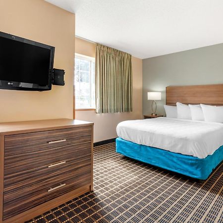 Mainstay Suites Dubuque At Hwy 20 Exterior photo