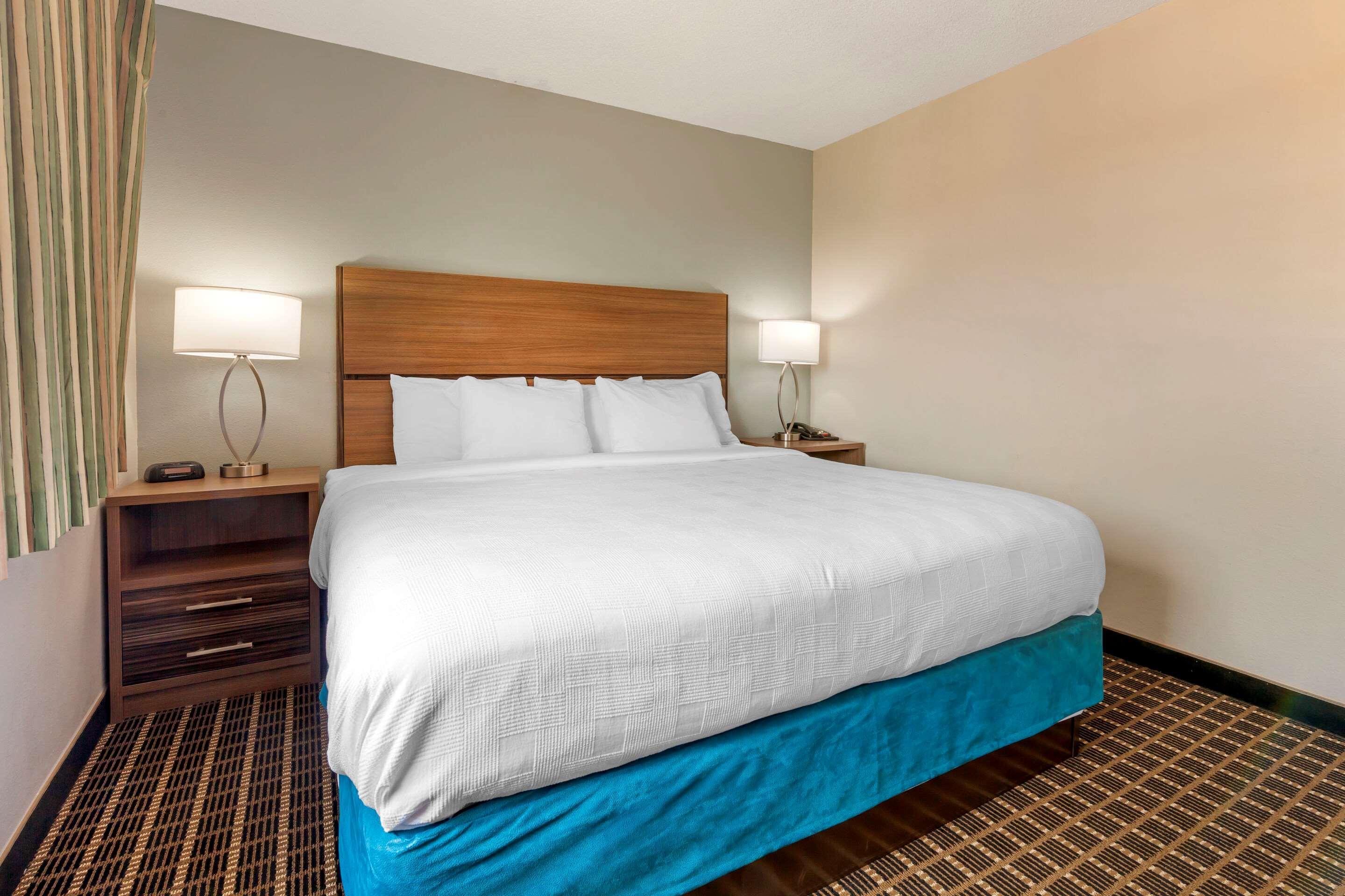 Mainstay Suites Dubuque At Hwy 20 Exterior photo