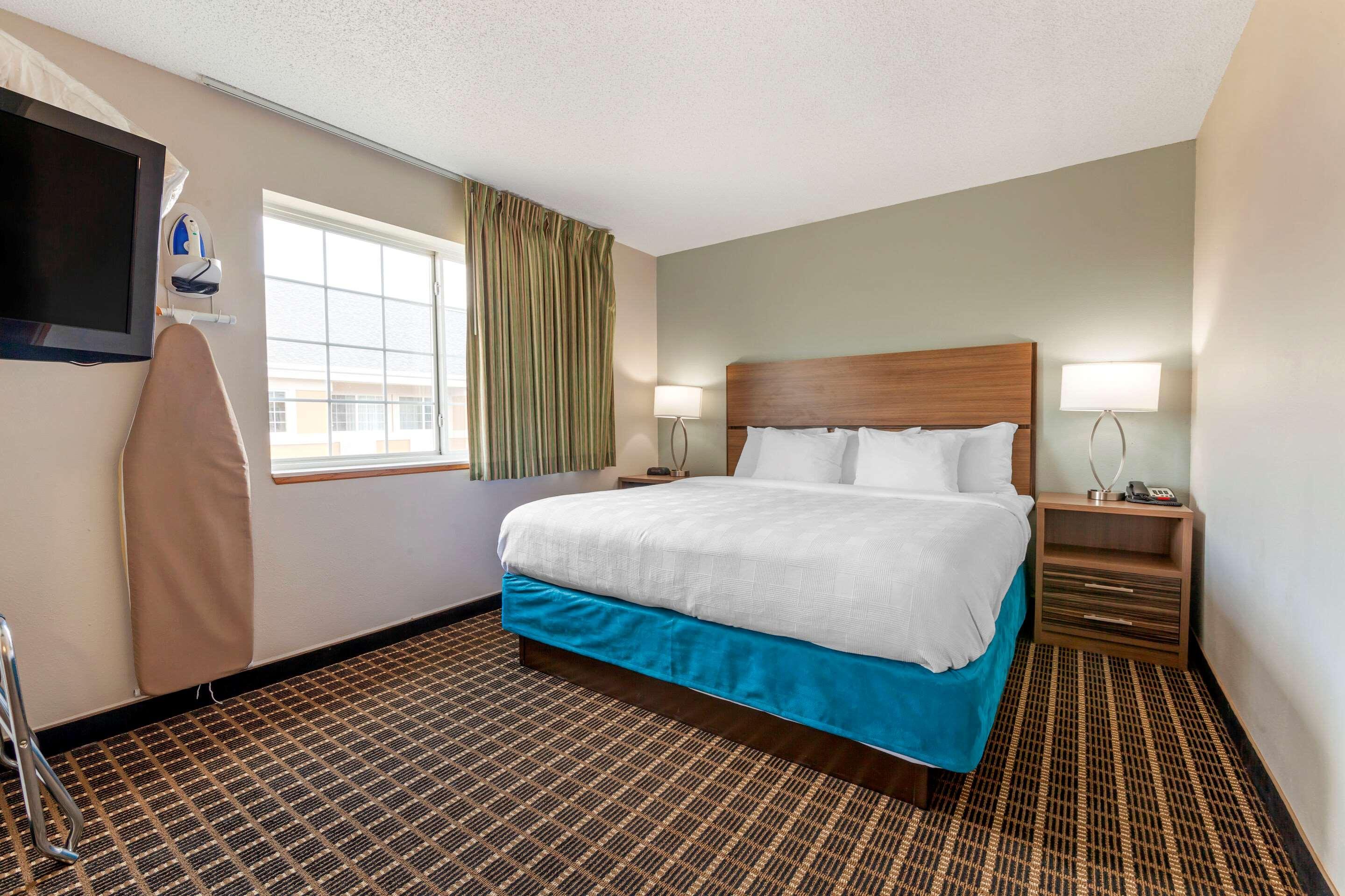Mainstay Suites Dubuque At Hwy 20 Exterior photo