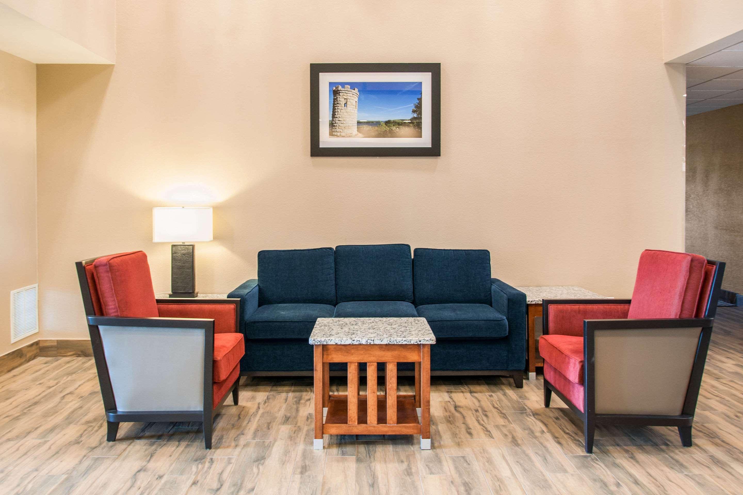 Mainstay Suites Dubuque At Hwy 20 Exterior photo