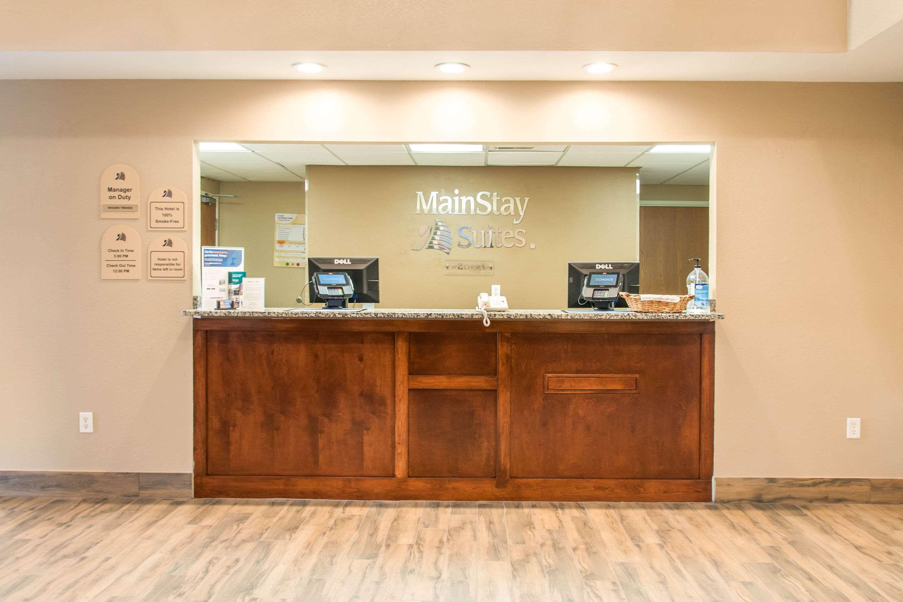 Mainstay Suites Dubuque At Hwy 20 Exterior photo