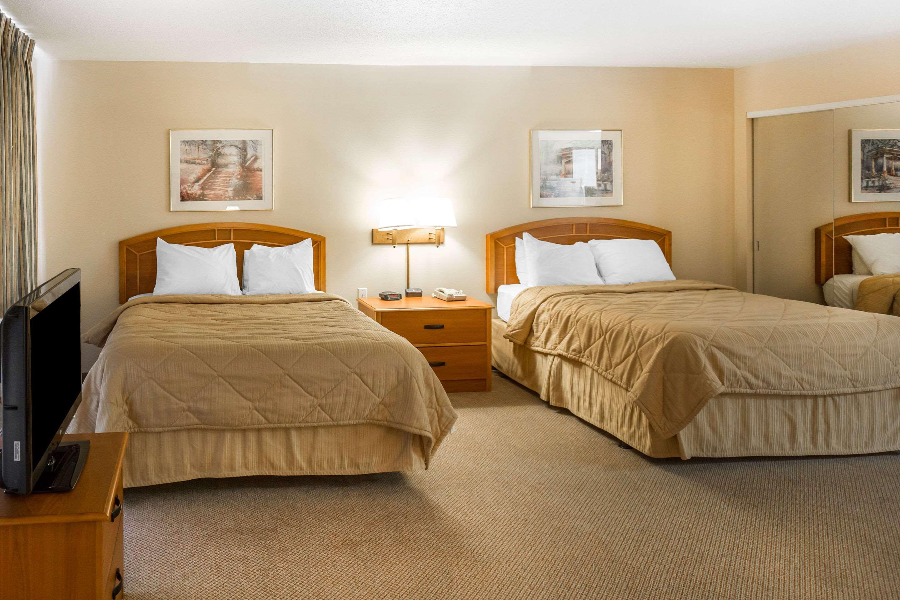 Mainstay Suites Dubuque At Hwy 20 Exterior photo