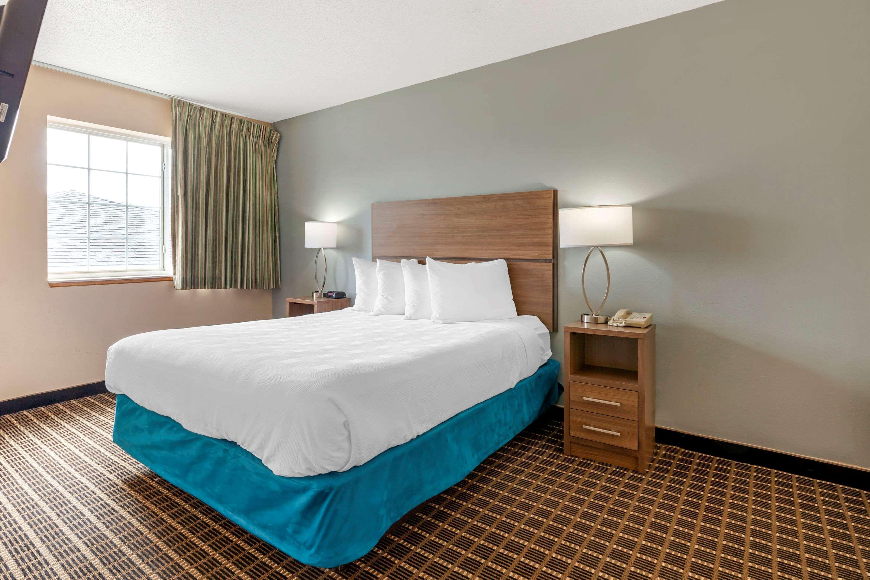 Mainstay Suites Dubuque At Hwy 20 Exterior photo