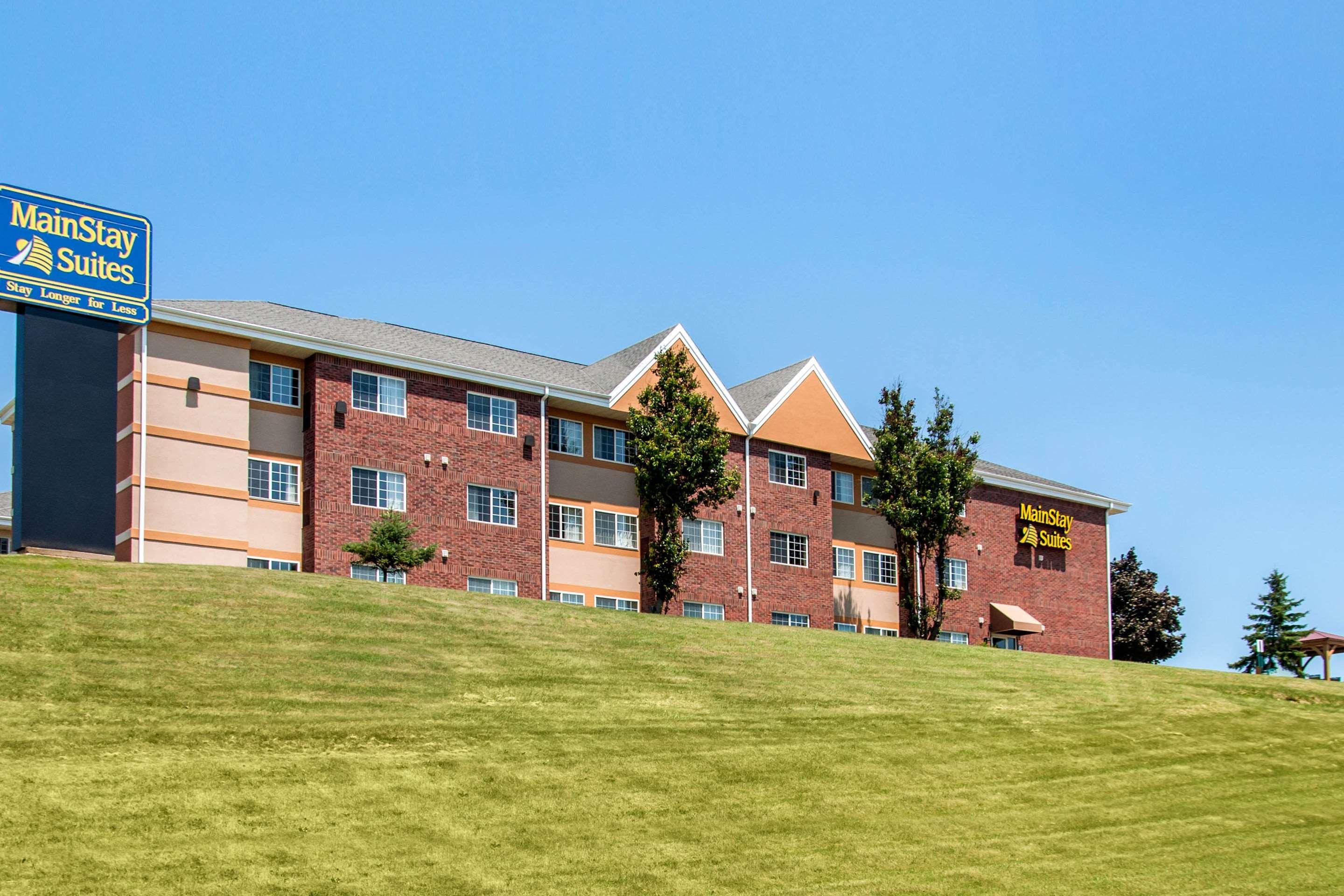 Mainstay Suites Dubuque At Hwy 20 Exterior photo