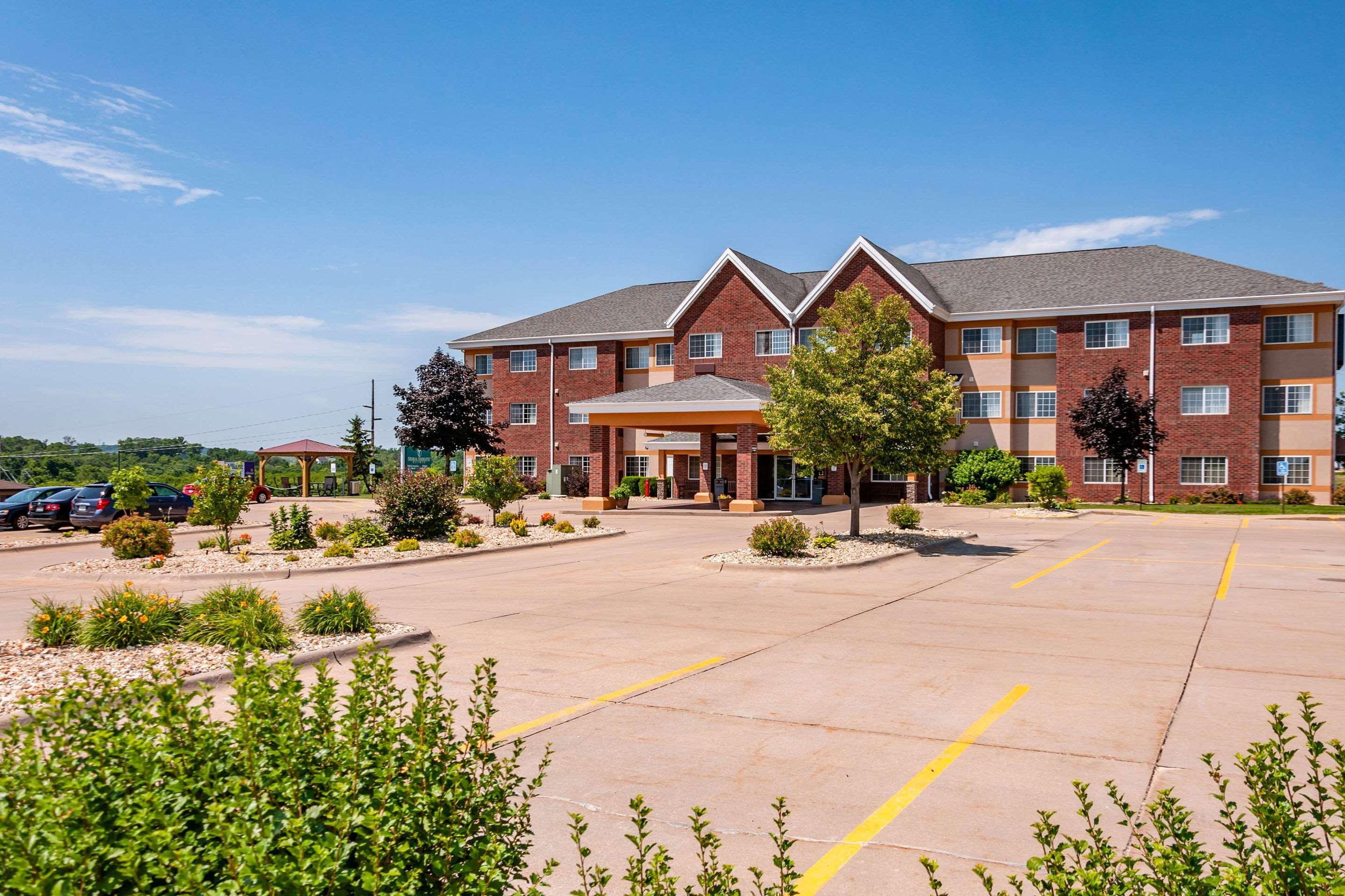 Mainstay Suites Dubuque At Hwy 20 Exterior photo