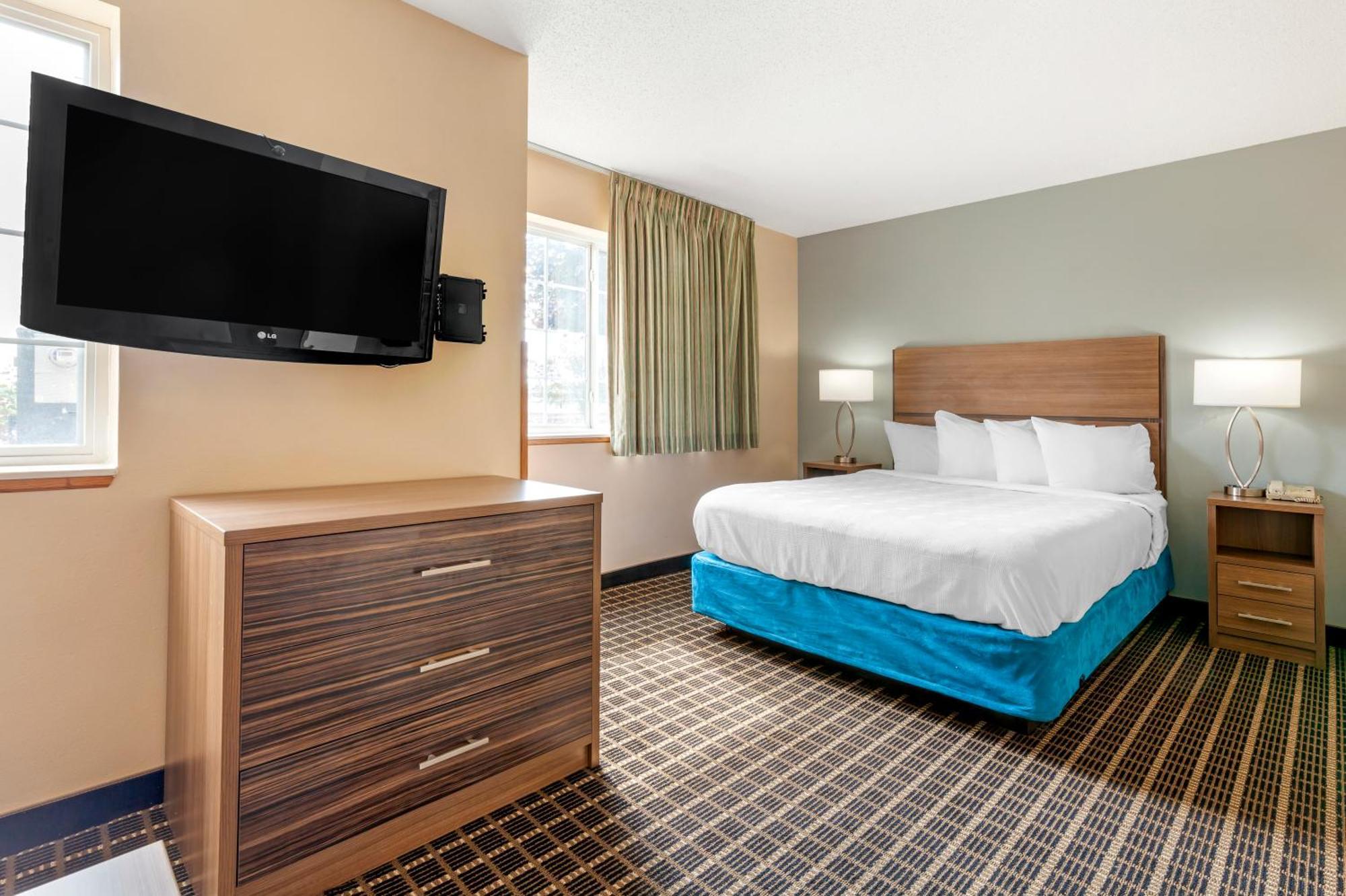 Mainstay Suites Dubuque At Hwy 20 Exterior photo