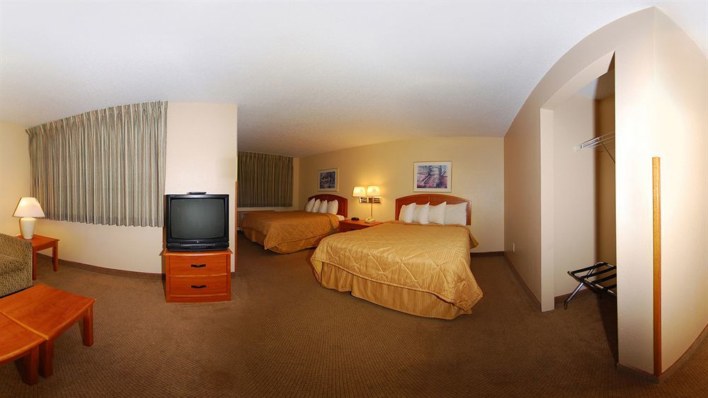 Mainstay Suites Dubuque At Hwy 20 Exterior photo
